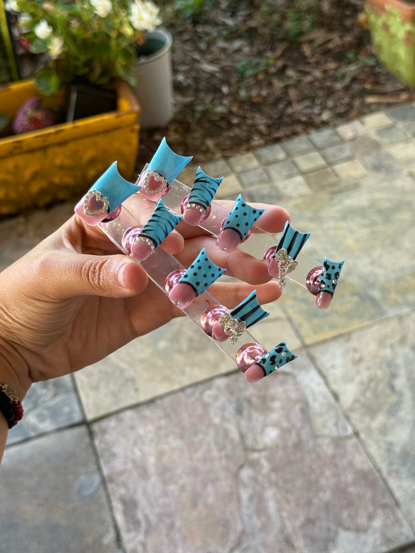 BREAKFAST WITH TIFFANY PRESS-ON SET