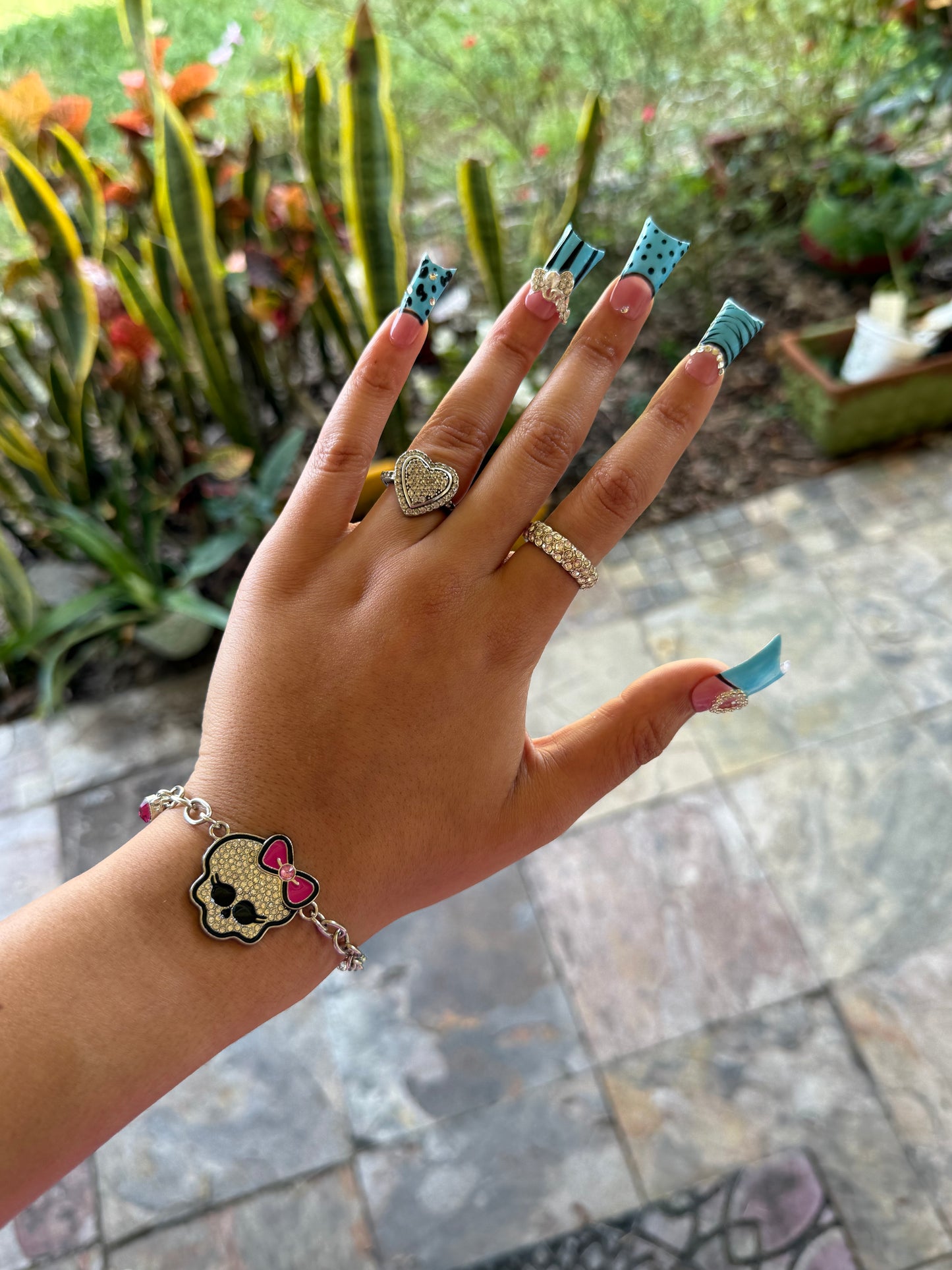 BREAKFAST WITH TIFFANY PRESS-ON SET