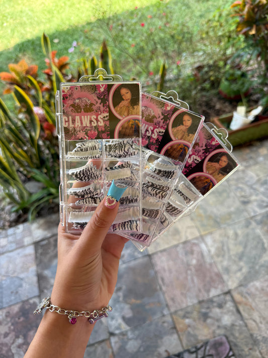 DEADSTOCK Y2K ZEBRA NAIL TIPS